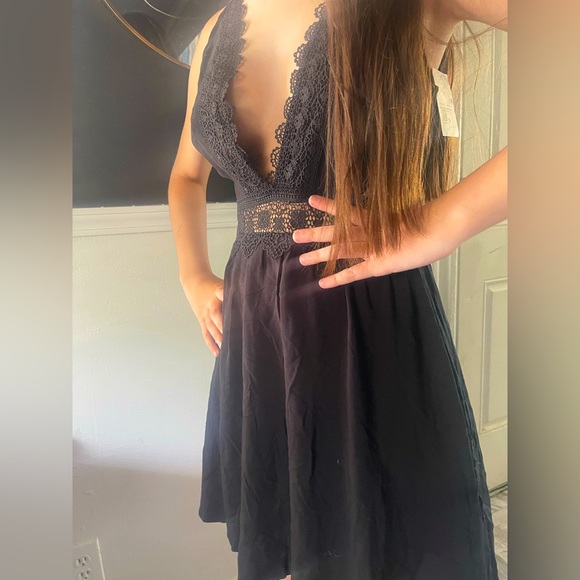 🆕🆕 Forever 21 Lace Trim Mini Dress 🆕🆕 - Picture 8 of 10